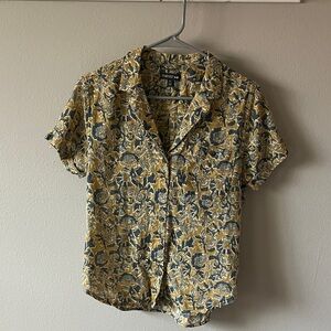 Toad&Co Women’s Mustard and Navy Floral Button Down Shirt